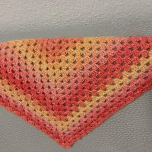 gehäkeltes Dreieckstuch